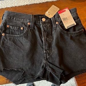 NWT Levi’s high rise black denim shorts